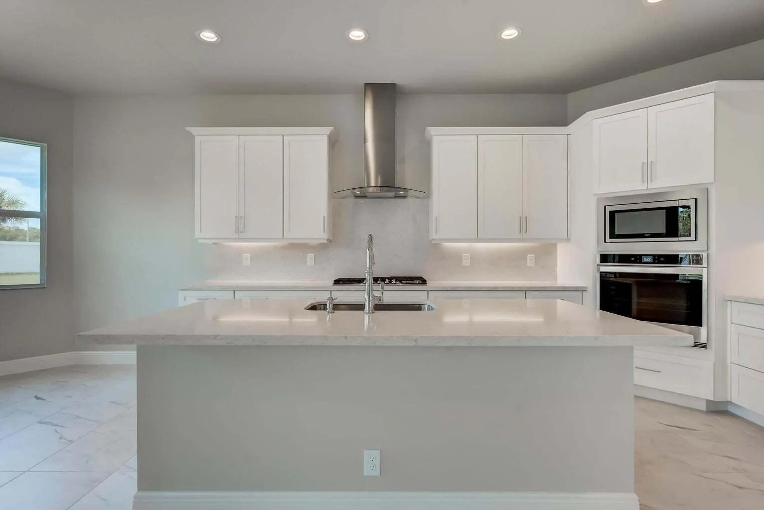 9296 Crestview Circle