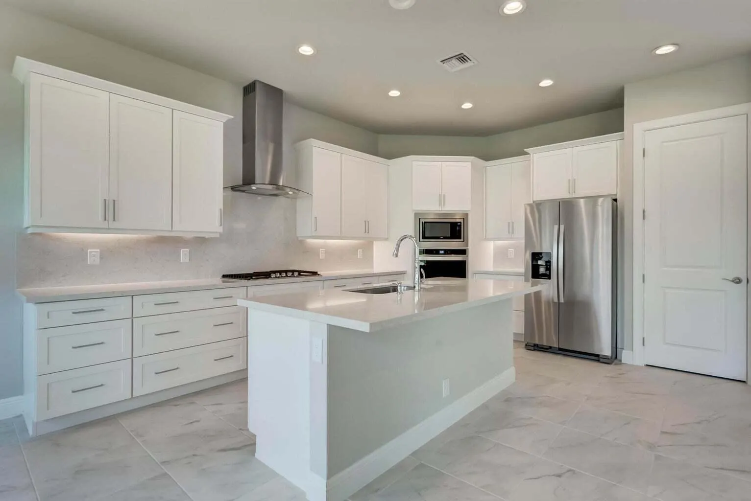9296 Crestview Circle