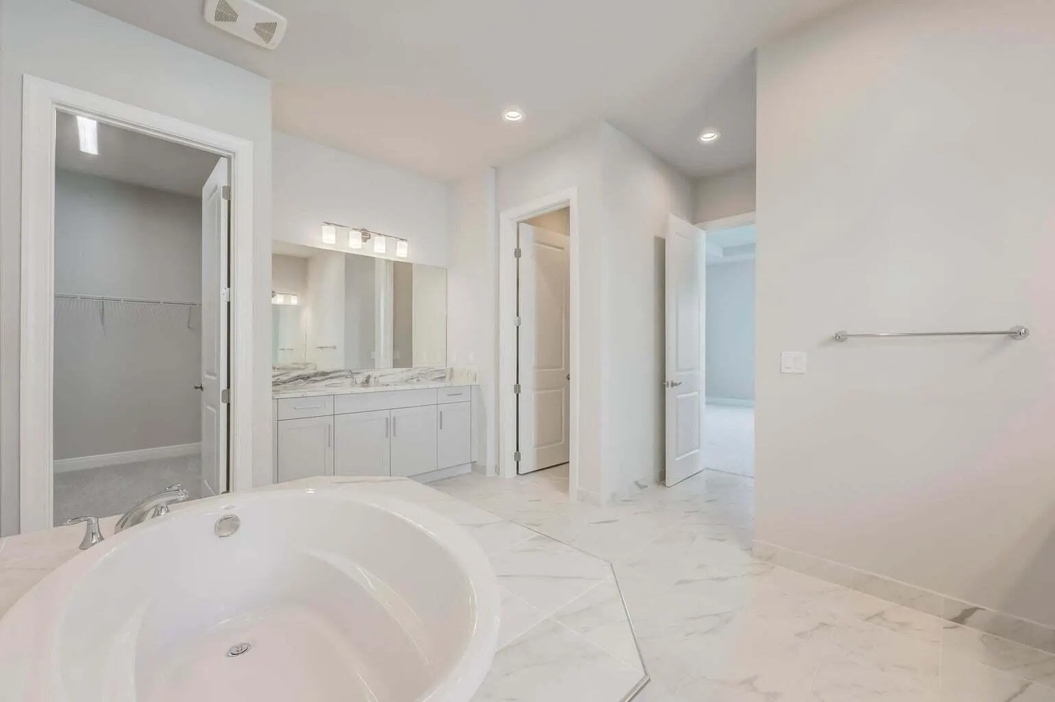 9296 Crestview Circle