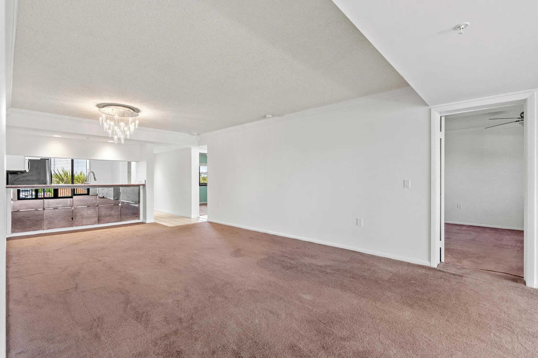 601 SEAFARER Circle #405