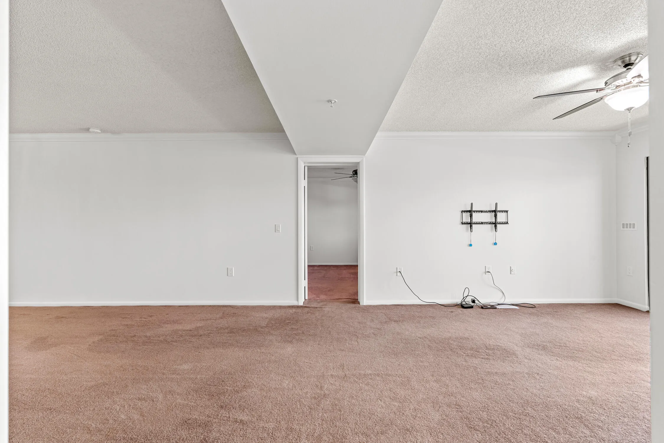 601 SEAFARER Circle #405