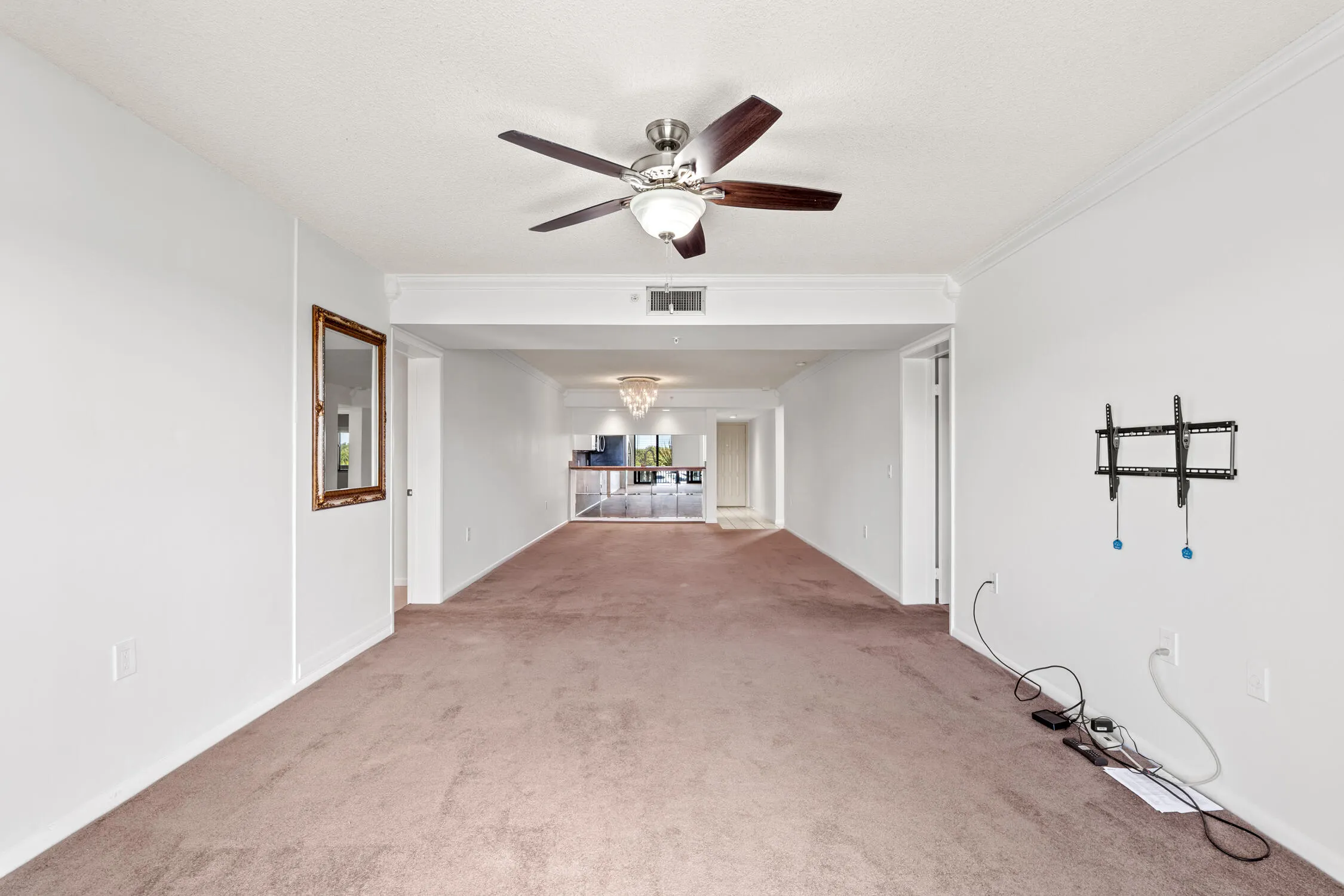 601 SEAFARER Circle #405