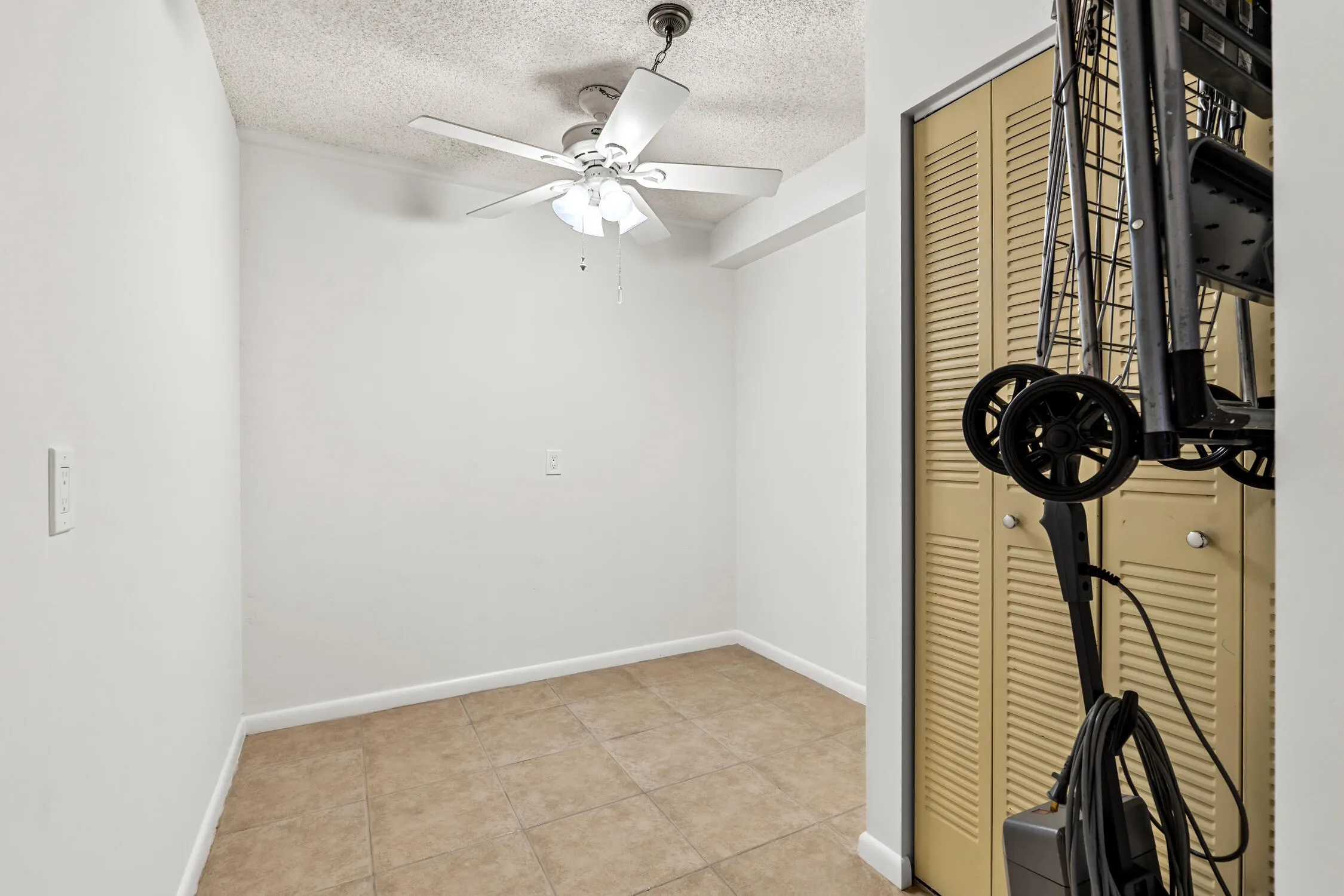 601 SEAFARER Circle #405