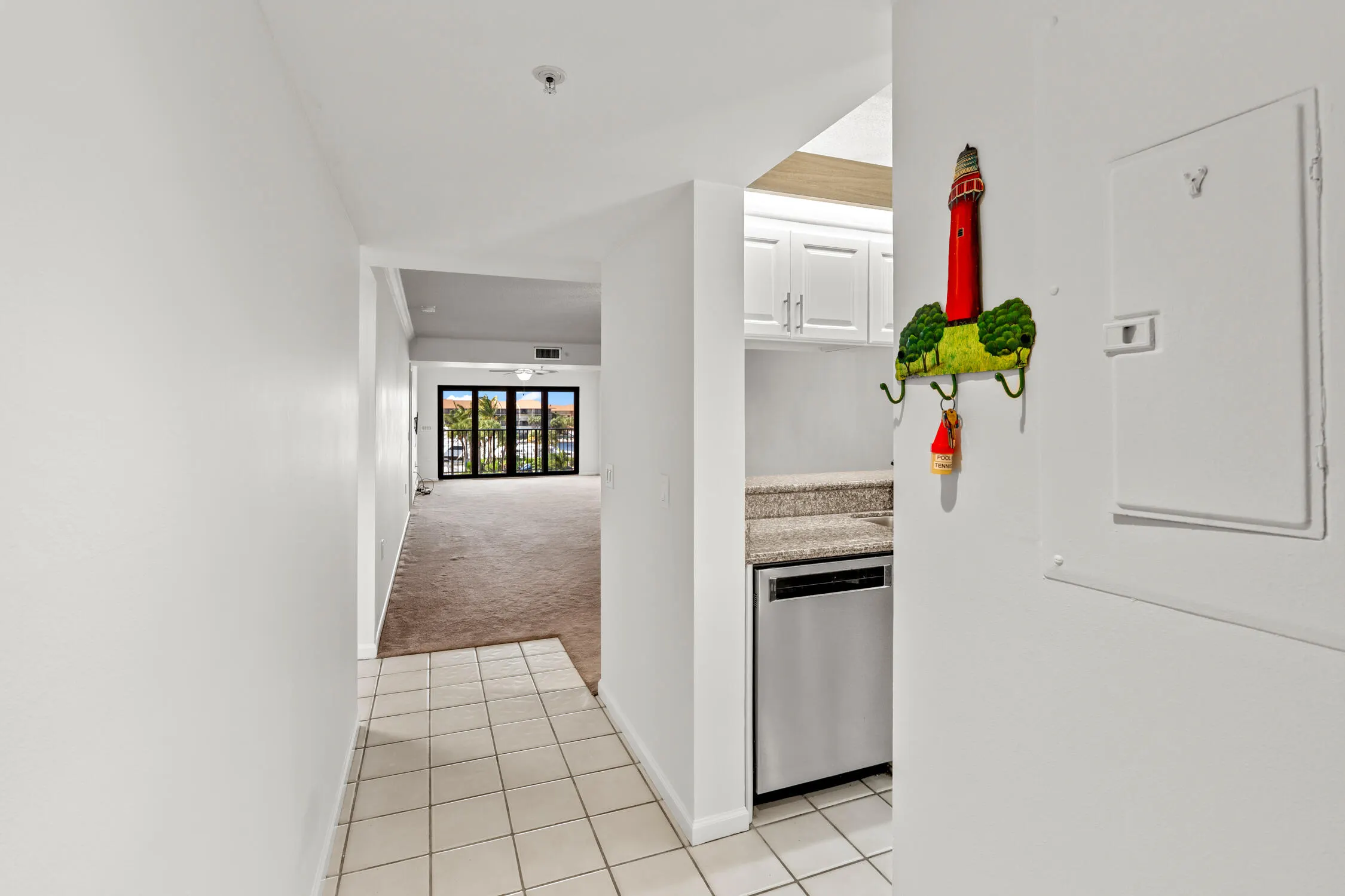 601 SEAFARER Circle #405