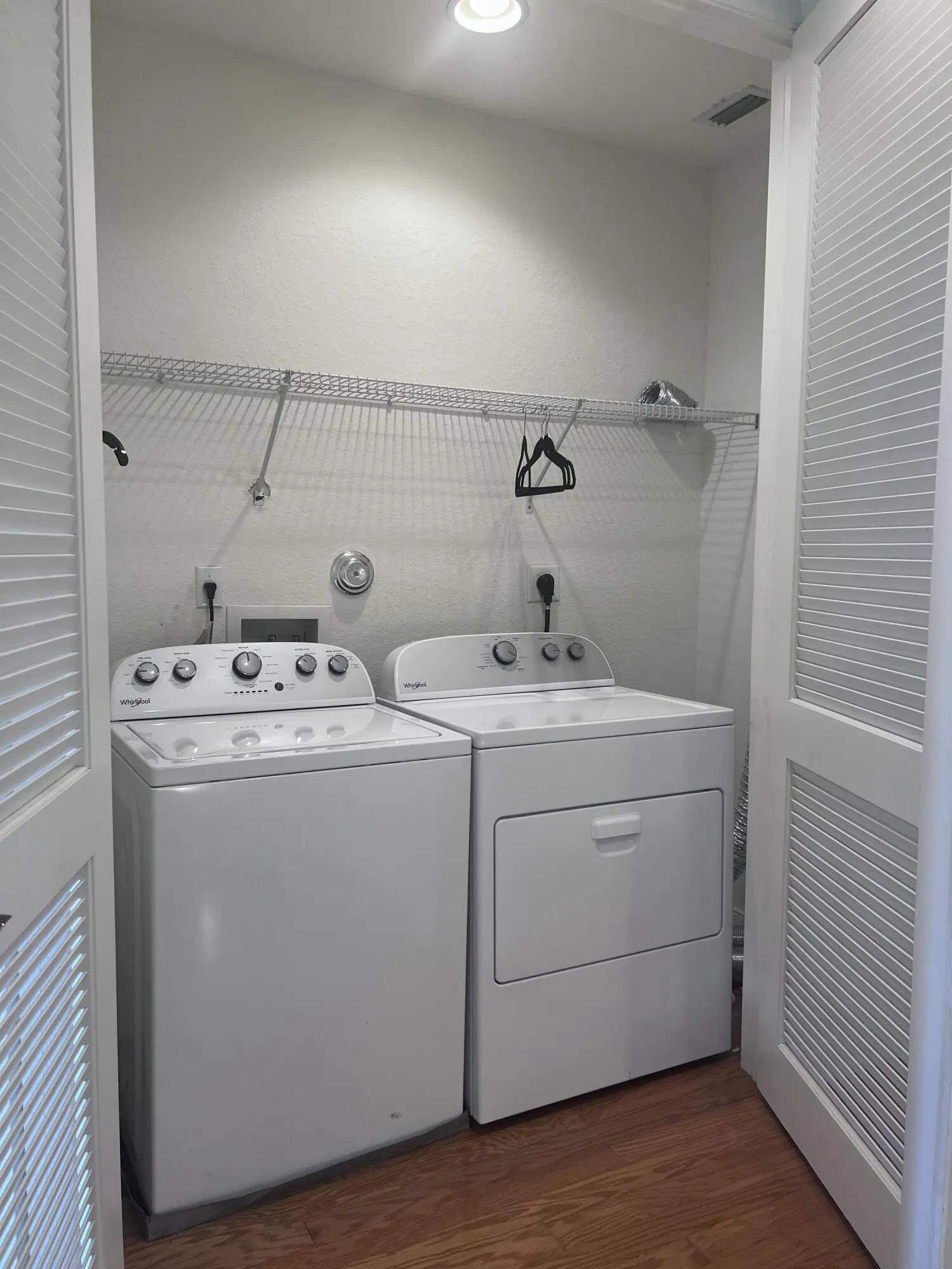 960 MILLBRAE Court #6