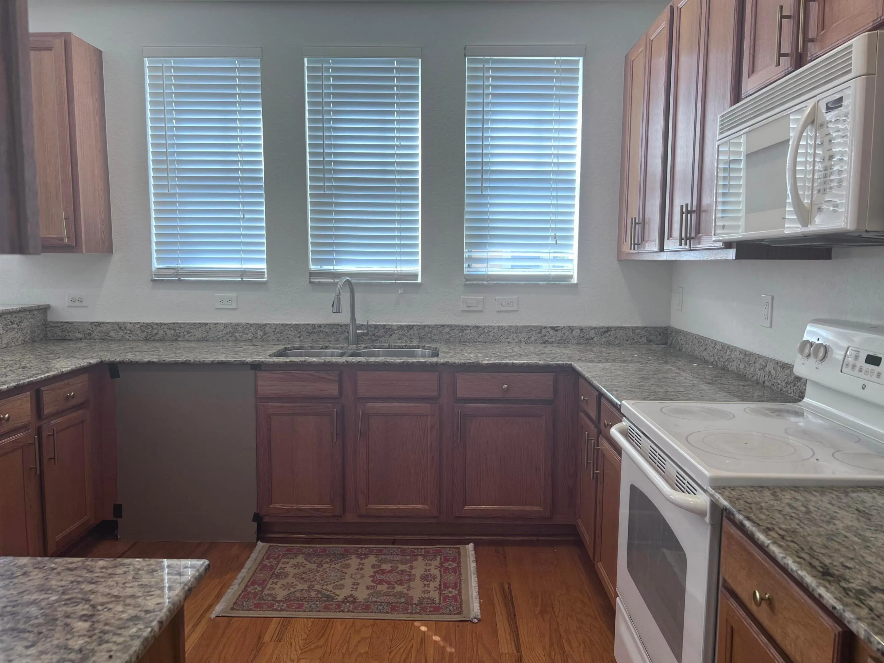 960 MILLBRAE Court #6