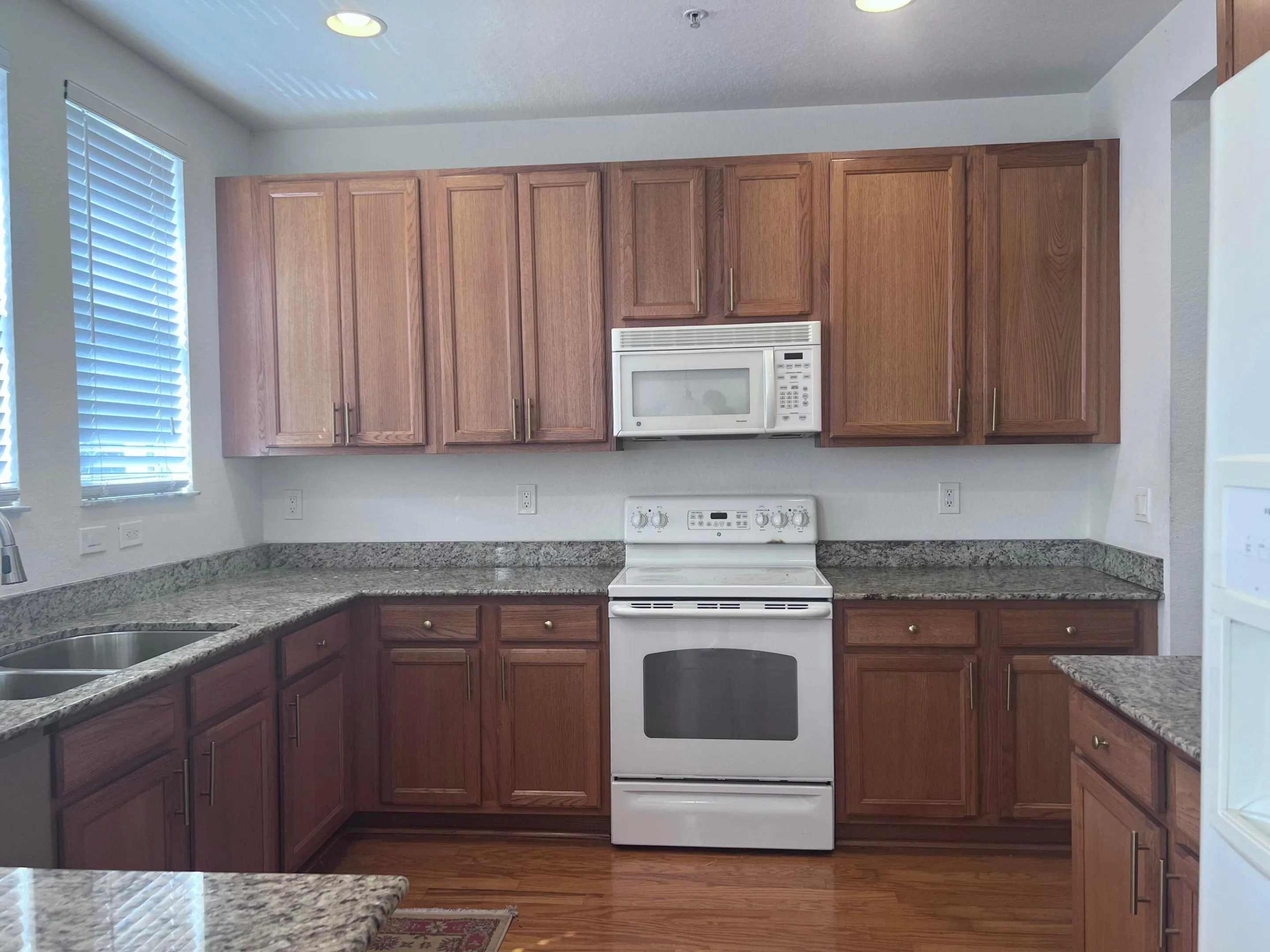 960 MILLBRAE Court #6