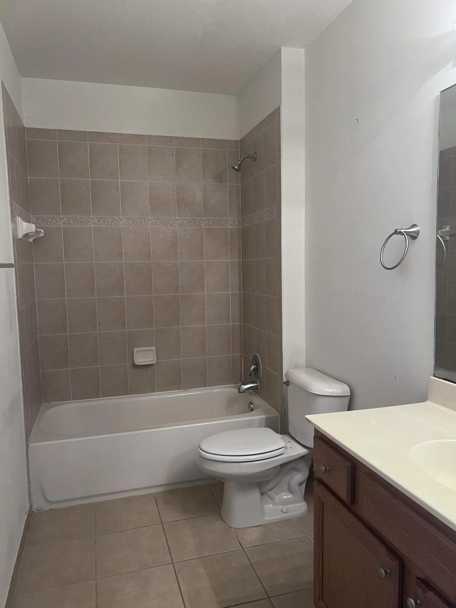 960 MILLBRAE Court #6