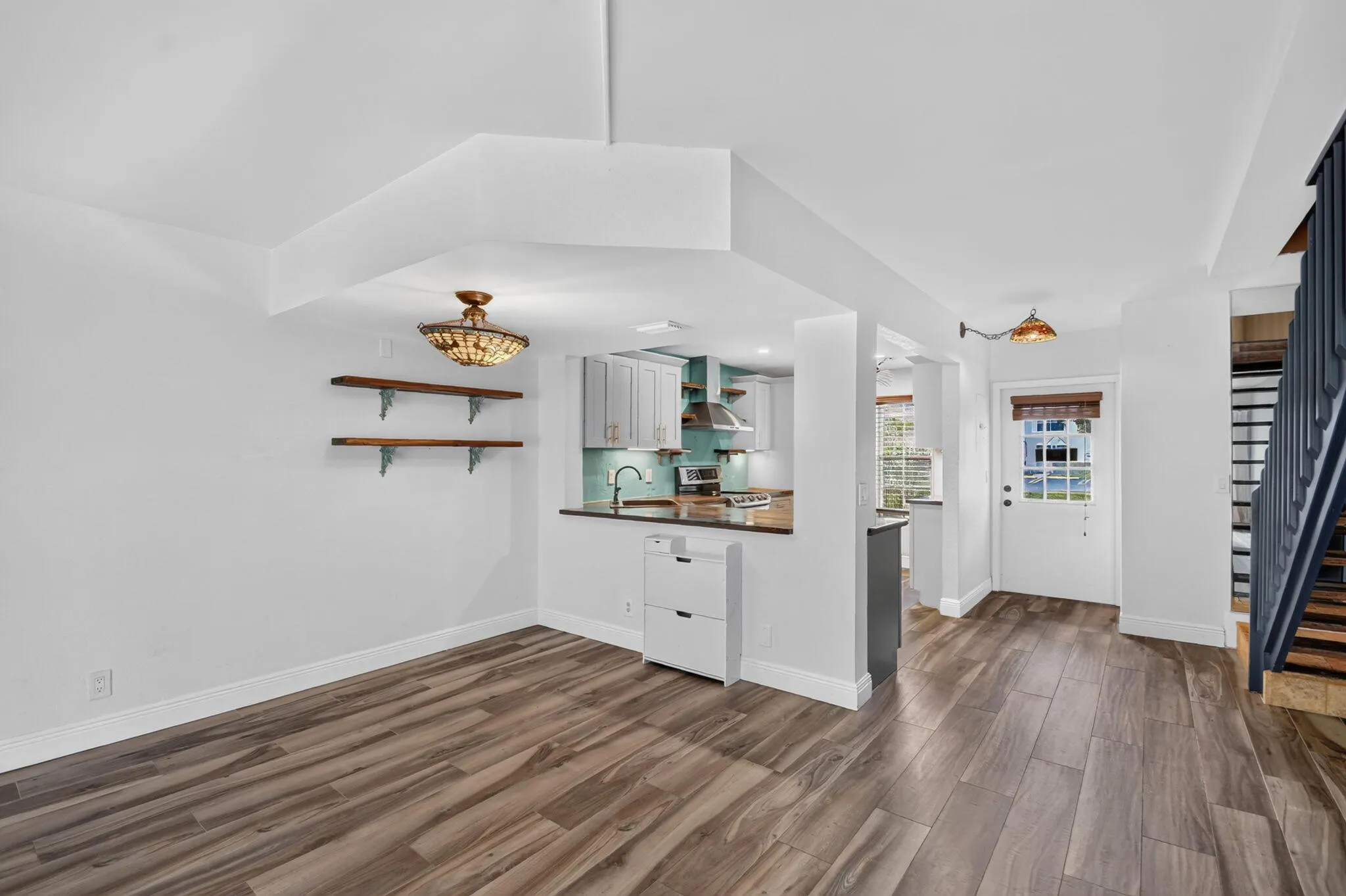 216 FOXTAIL Drive #B