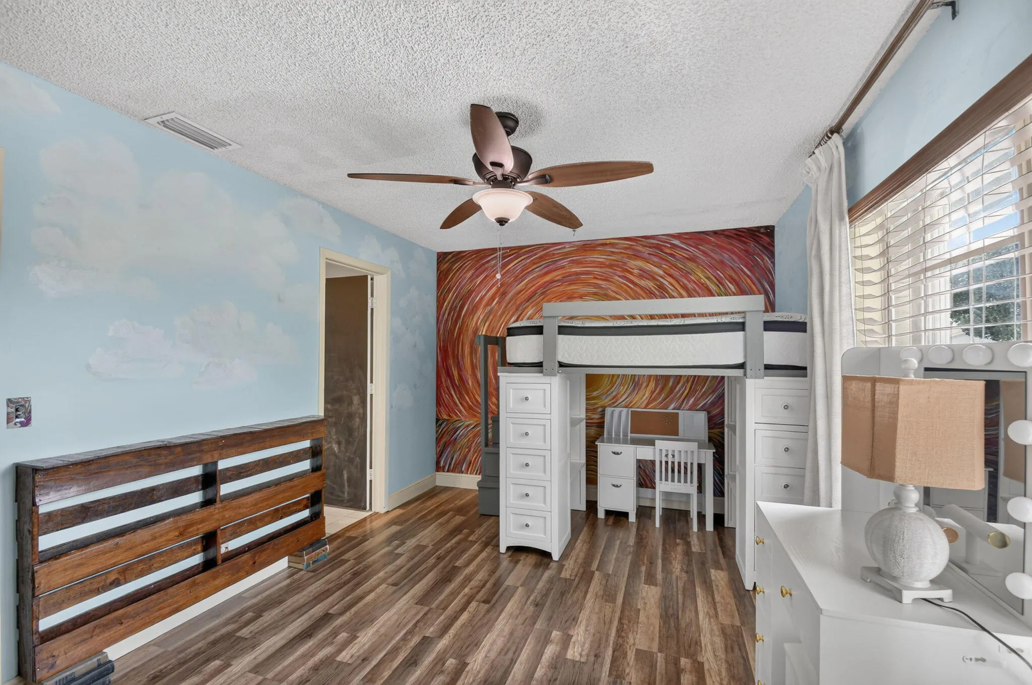 216 FOXTAIL Drive #B