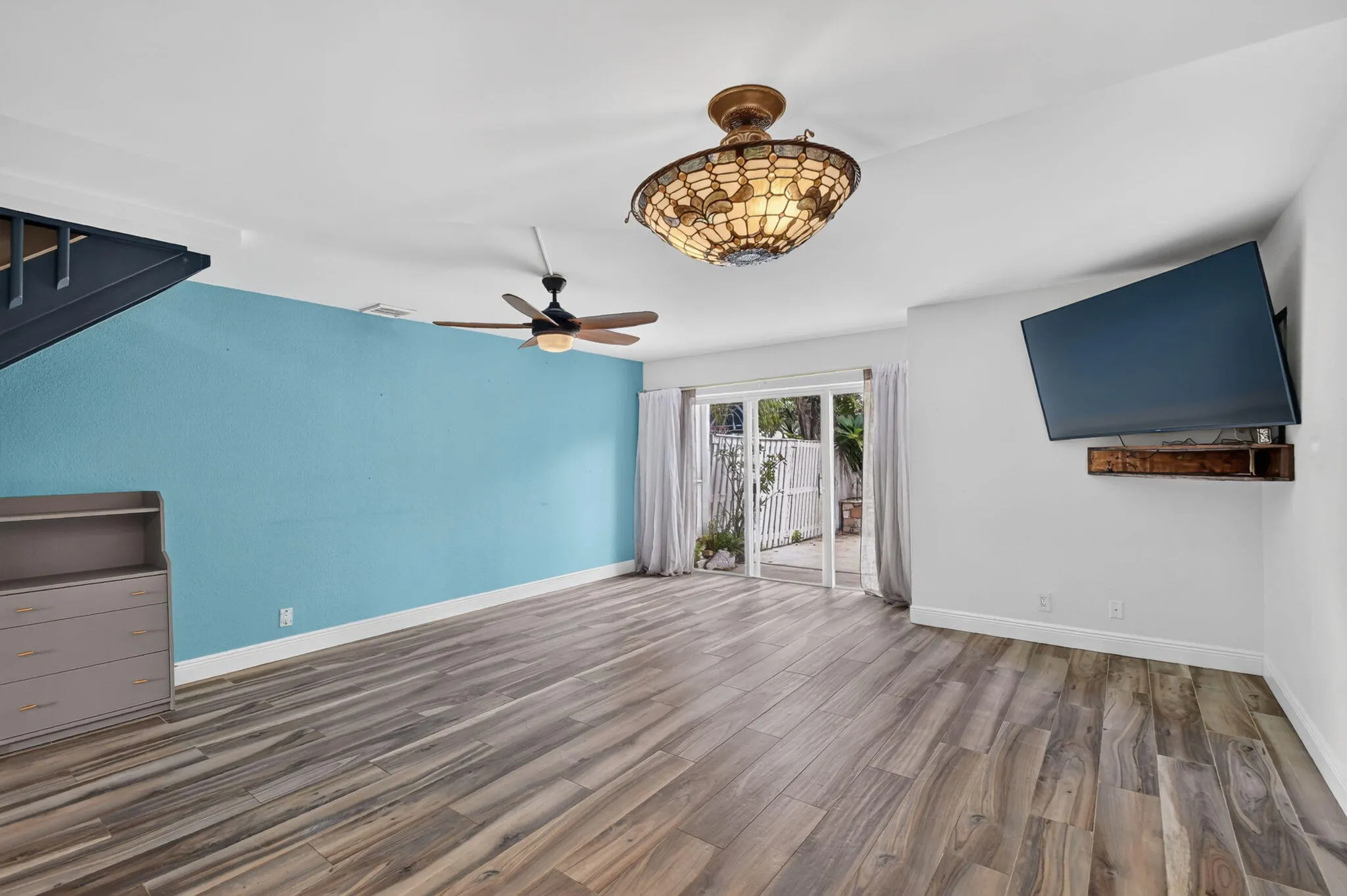 216 FOXTAIL Drive #B