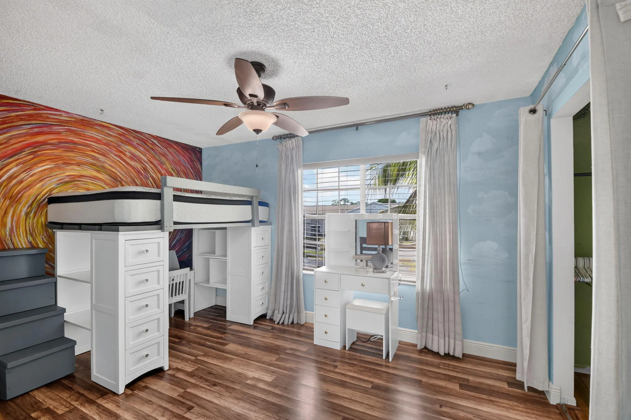 216 FOXTAIL Drive #B