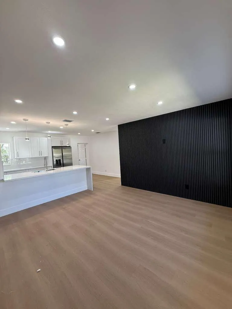 726 S 11TH Street