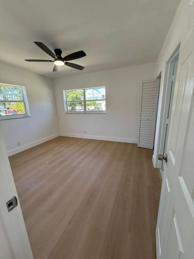 726 S 11TH Street
