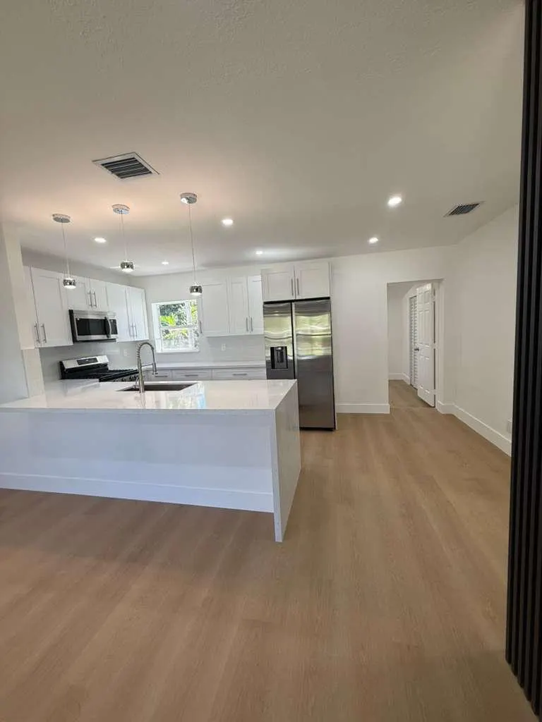726 S 11TH Street