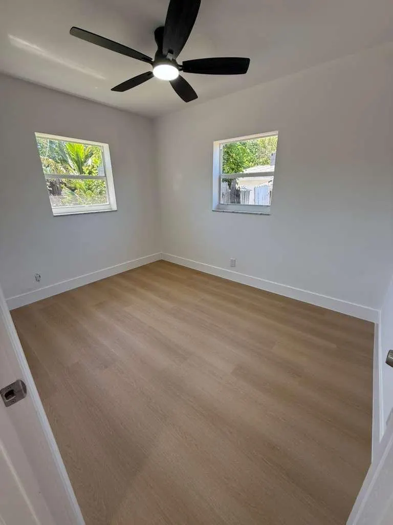 726 S 11TH Street