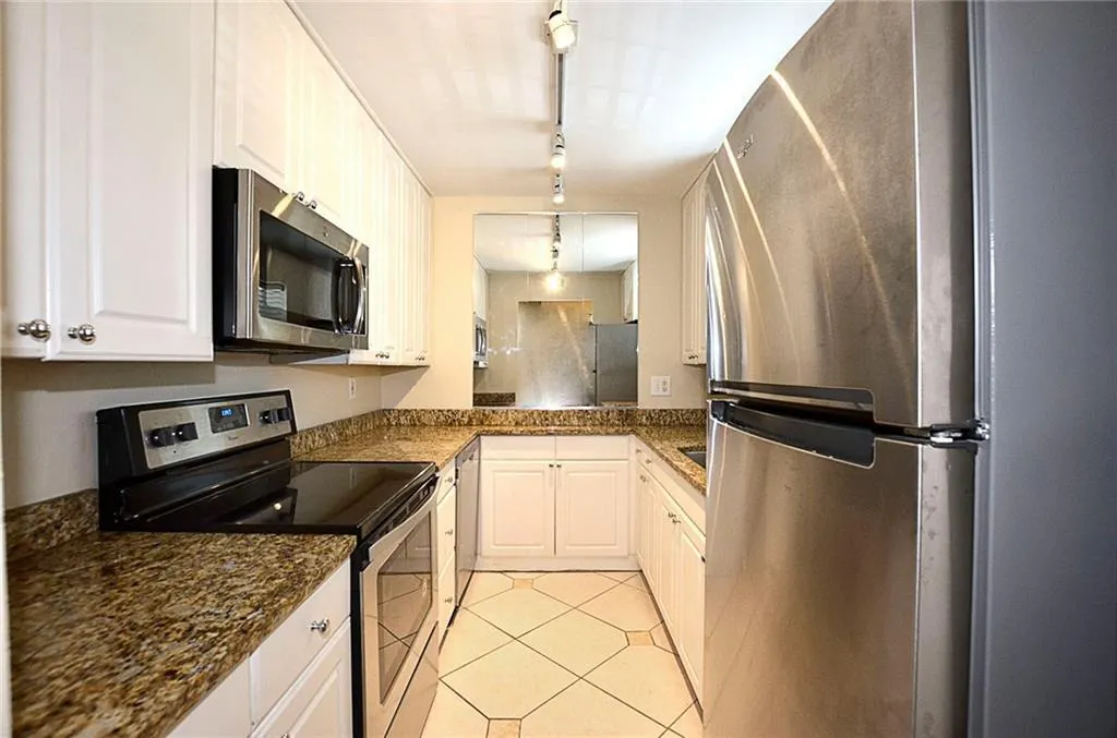 1901 INDIAN RIVER Boulevard #212