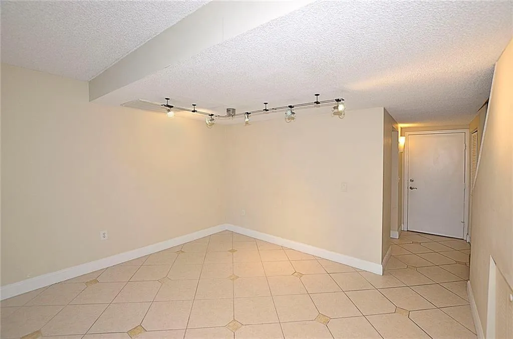 1901 INDIAN RIVER Boulevard #212