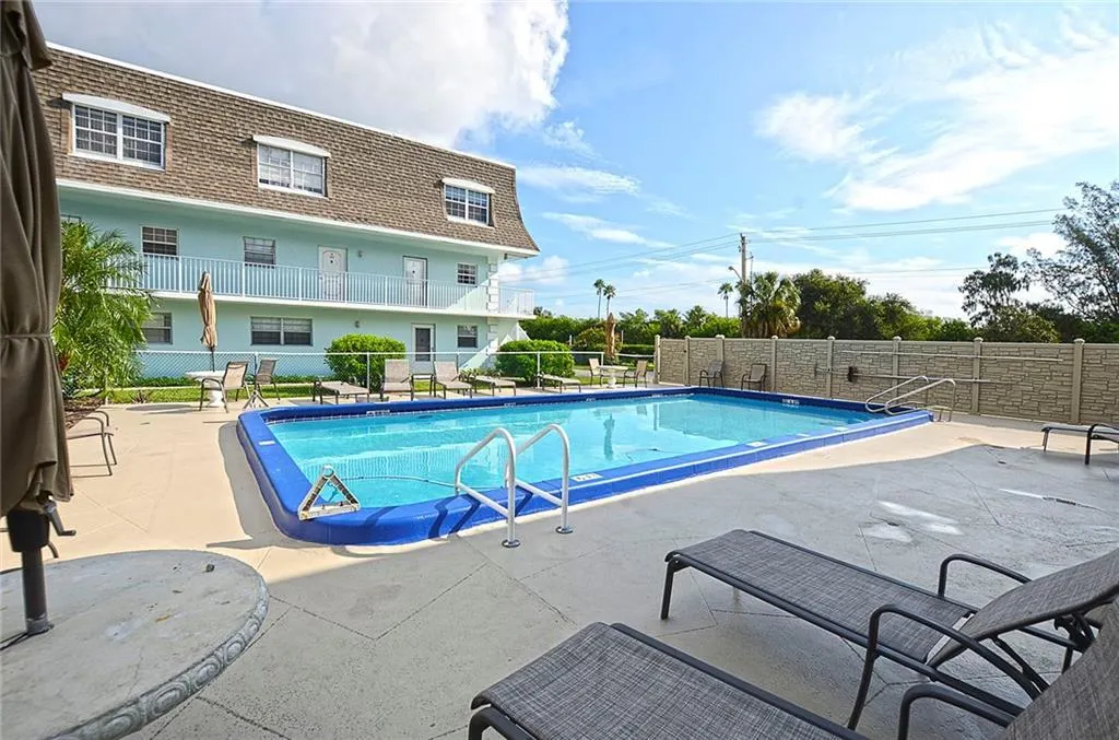 1901 INDIAN RIVER Boulevard #212