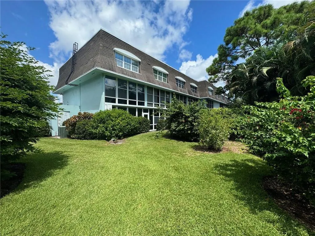 1901 INDIAN RIVER Boulevard #212