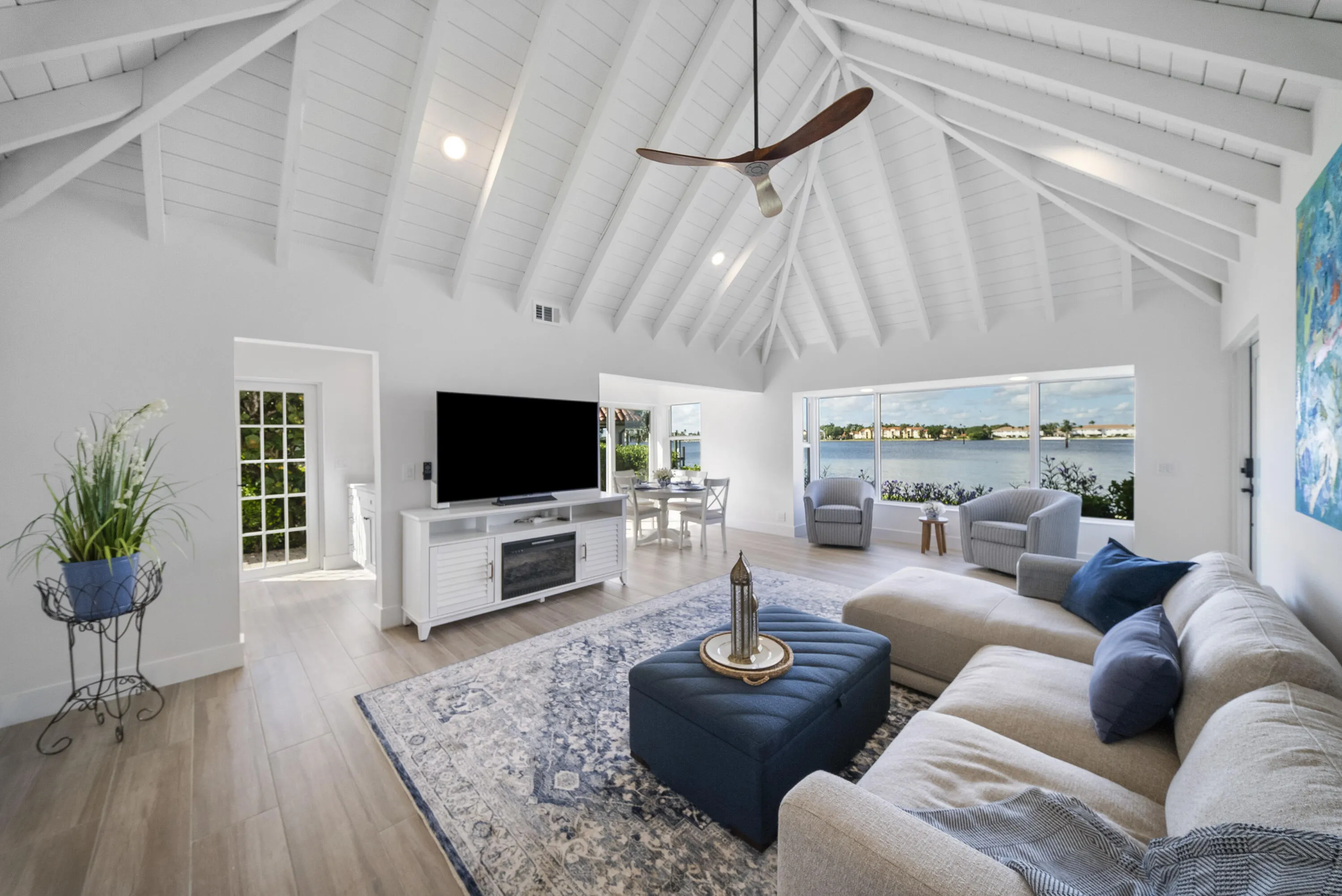 1373 LANDS END Road