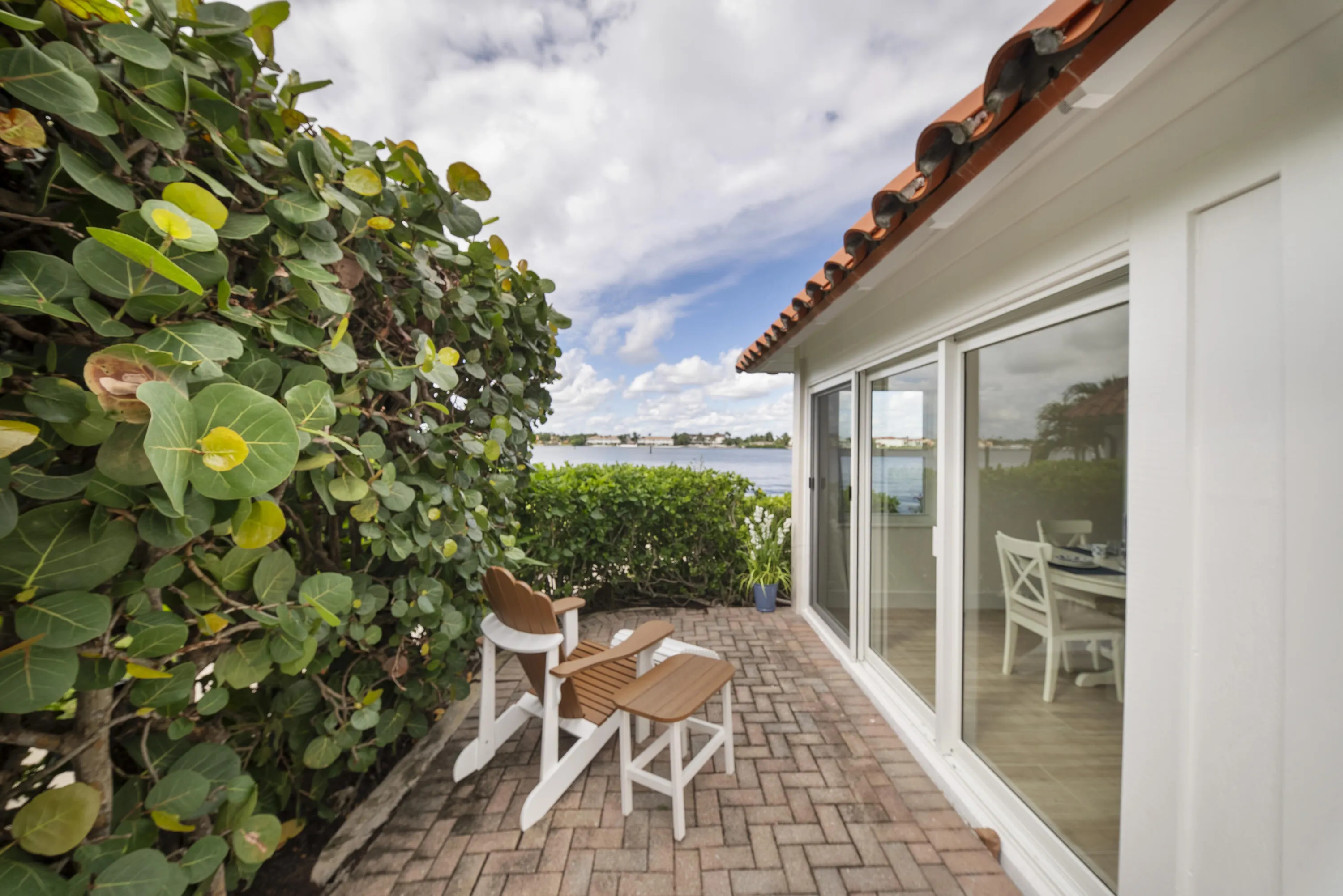1373 LANDS END Road