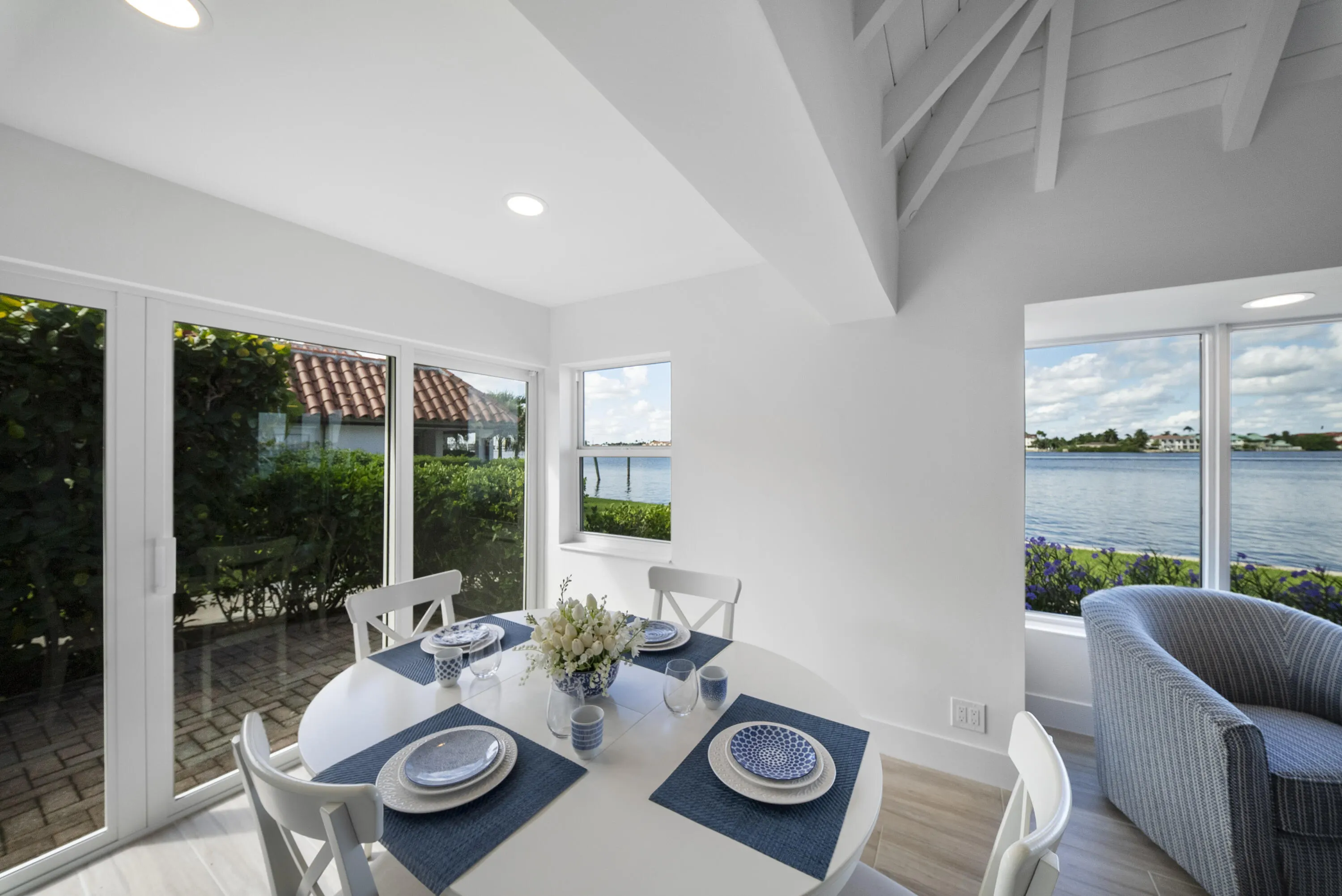1373 LANDS END Road