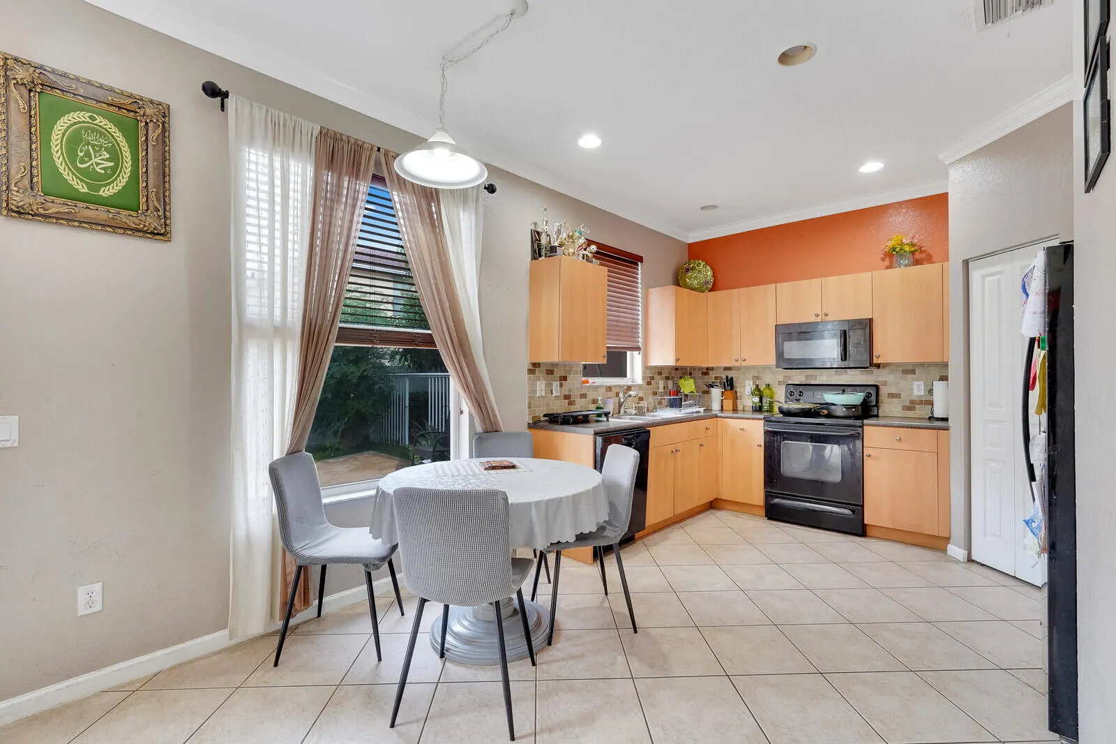 5461 QUEENSHIP Court