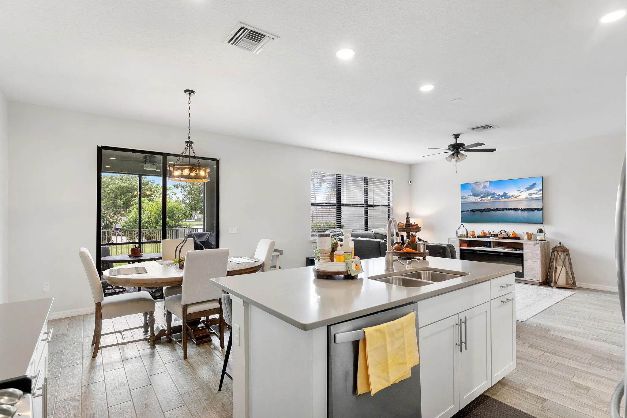 8283 REARING Lane