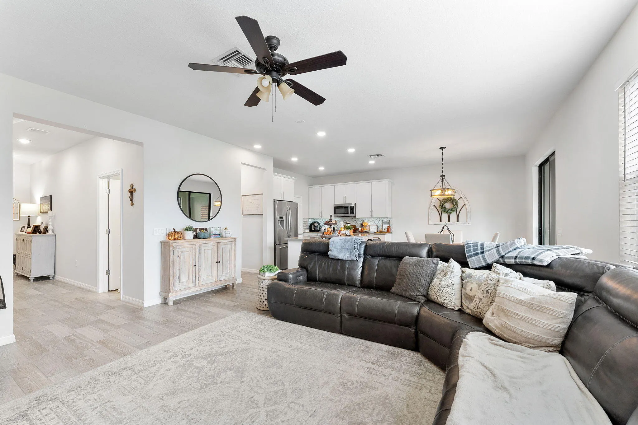8283 REARING Lane