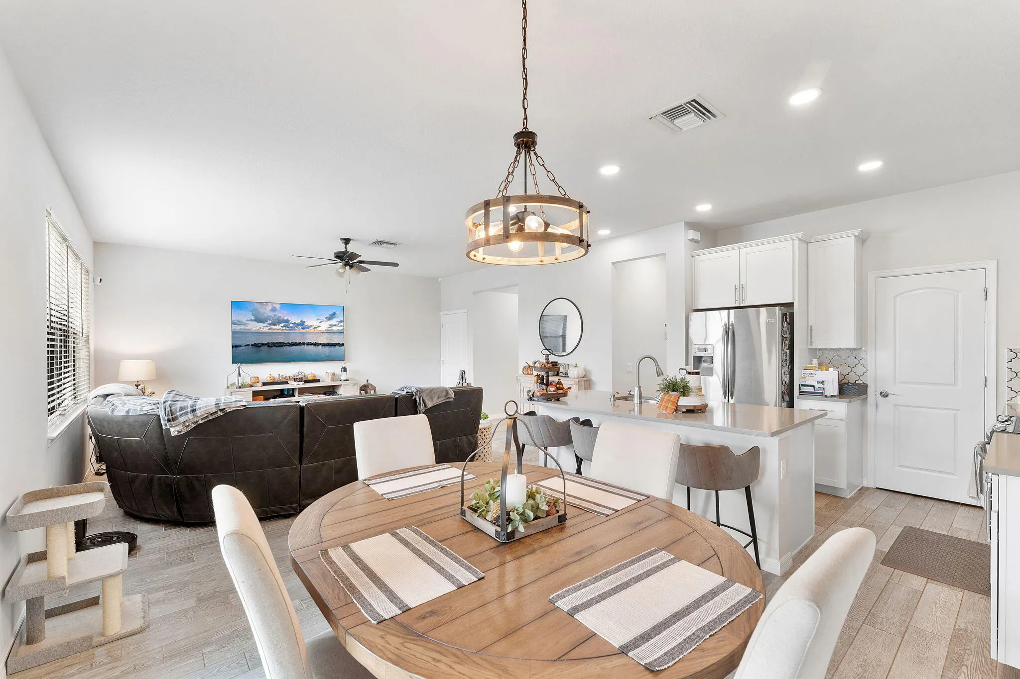 8283 REARING Lane