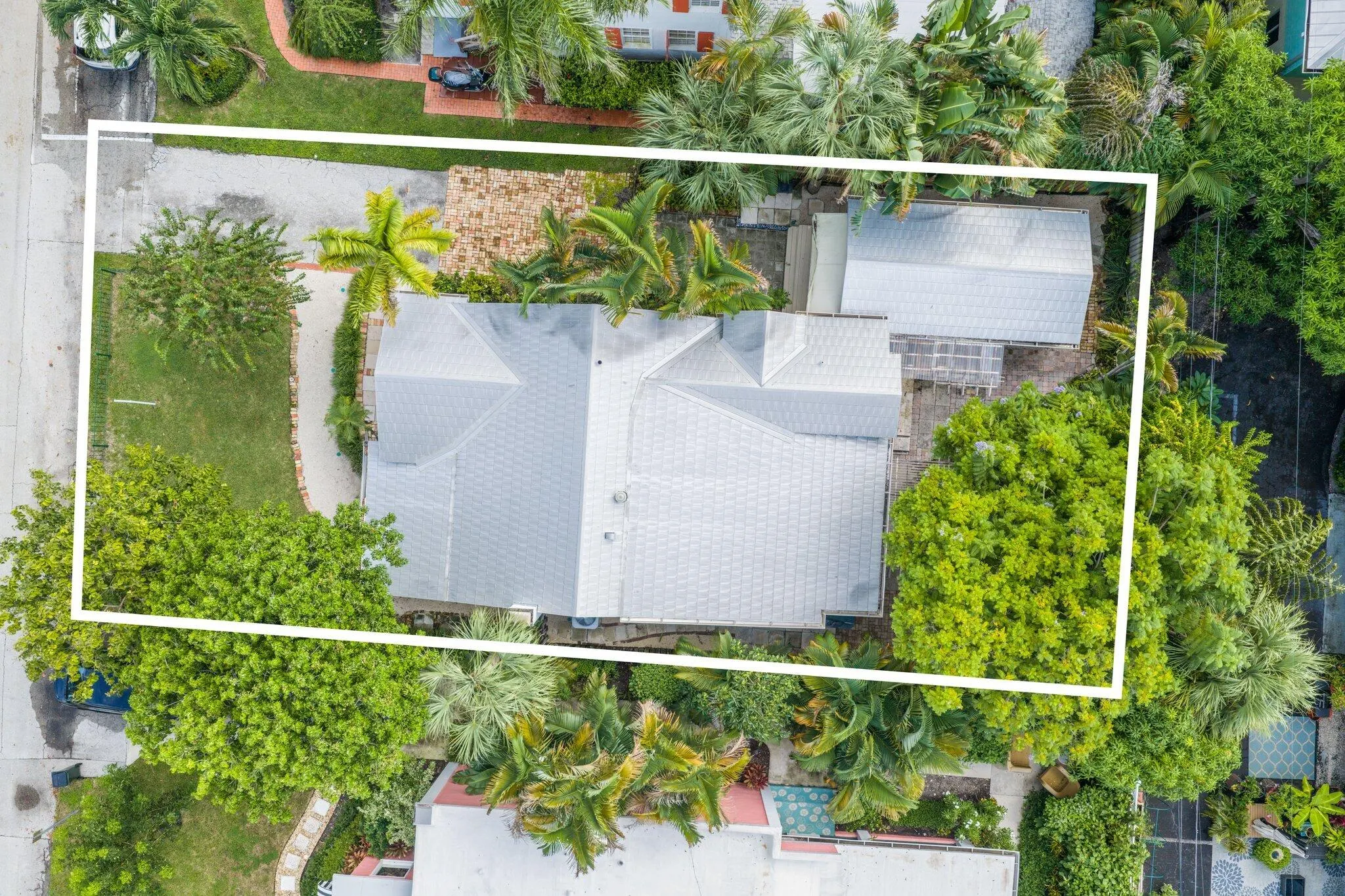 42 Palm Square