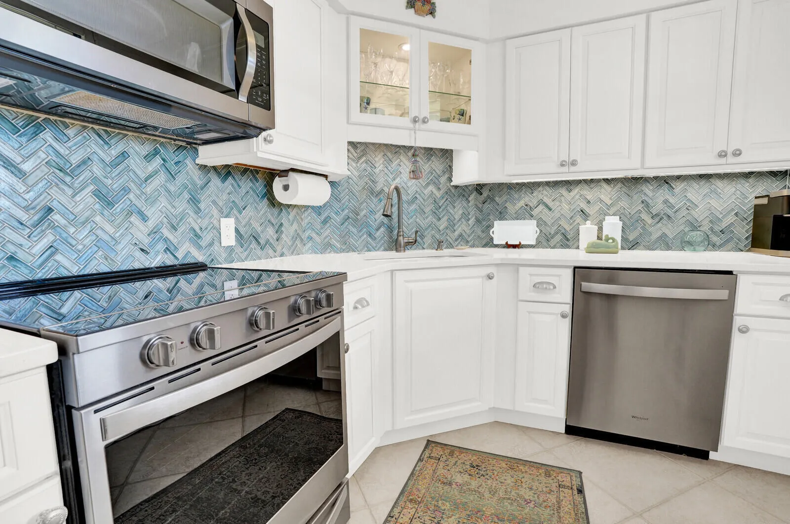 132 LAKESHORE Drive #617