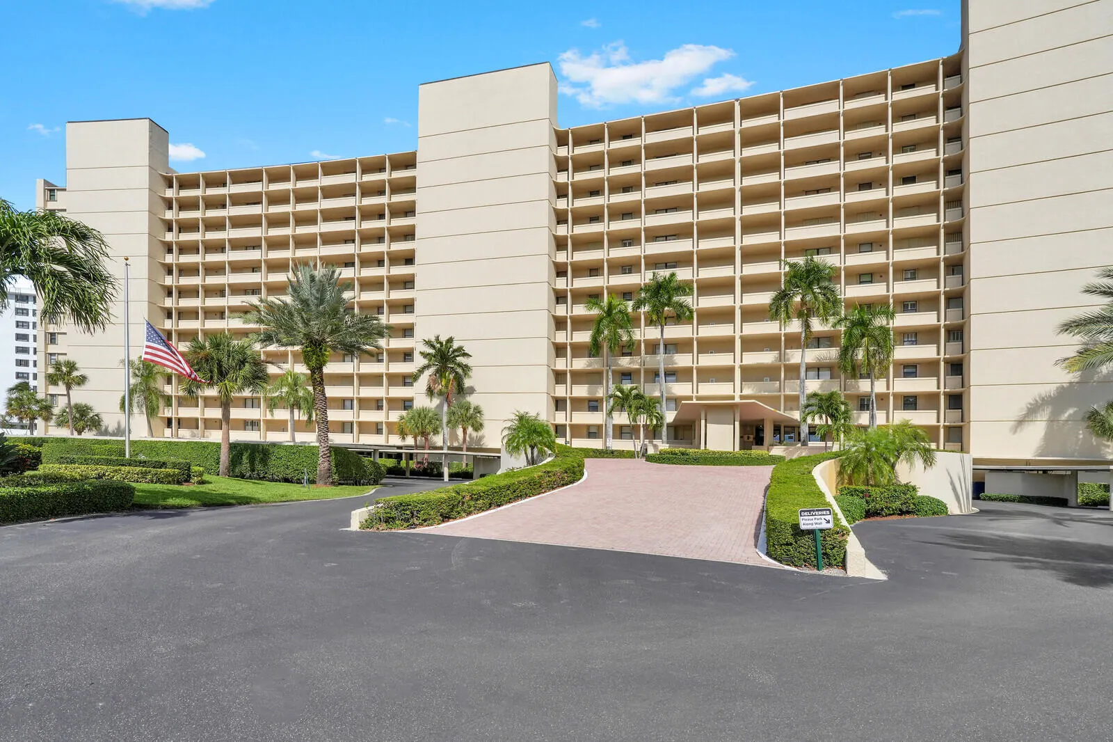 132 LAKESHORE Drive #617