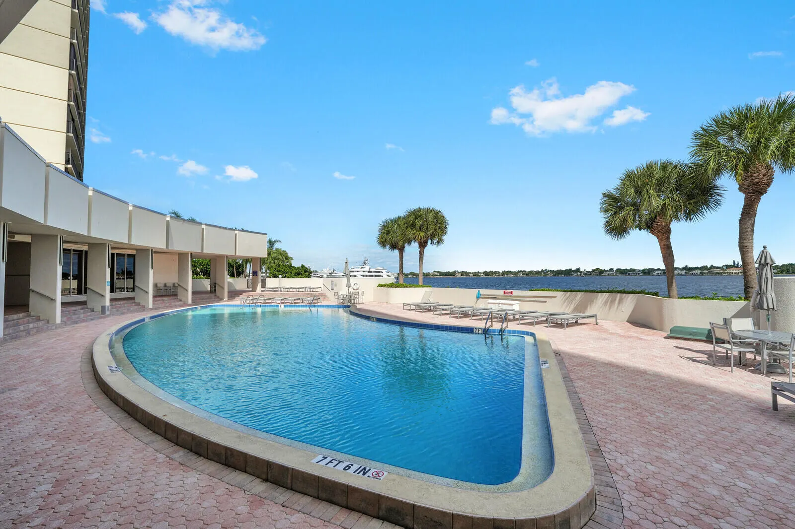 132 LAKESHORE Drive #617