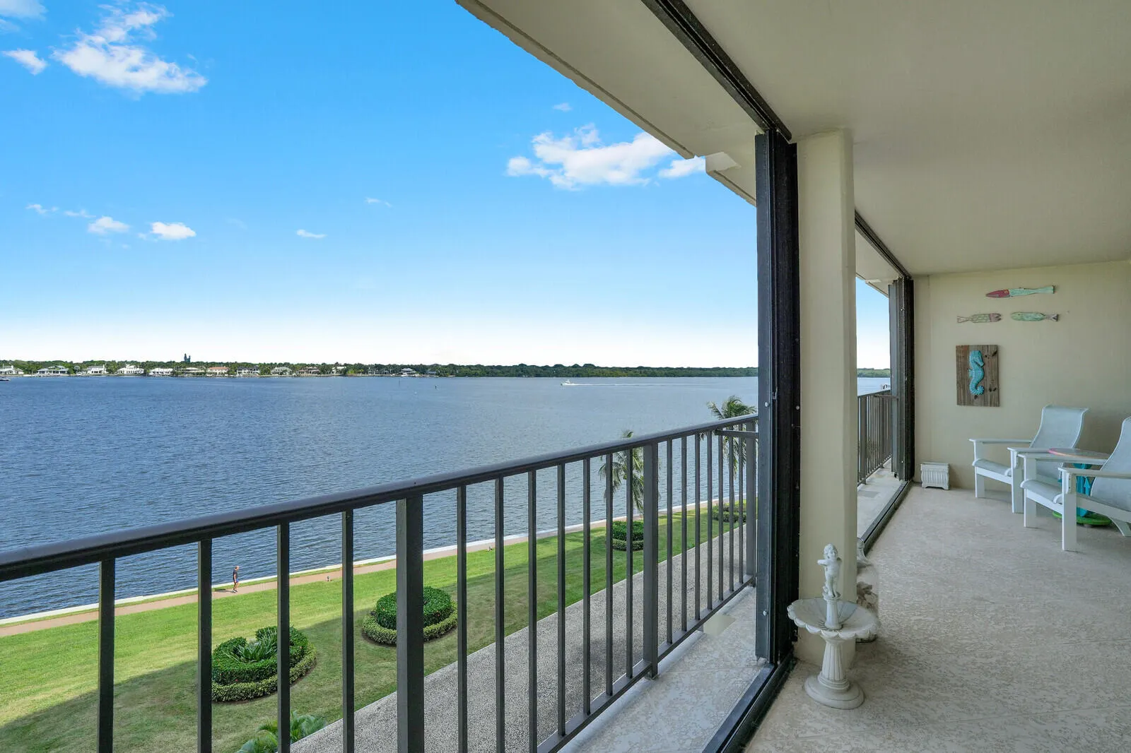132 LAKESHORE Drive #617