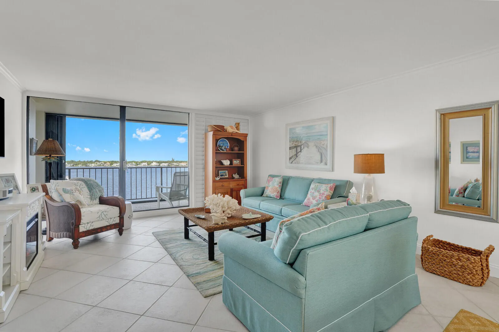 132 LAKESHORE Drive #617