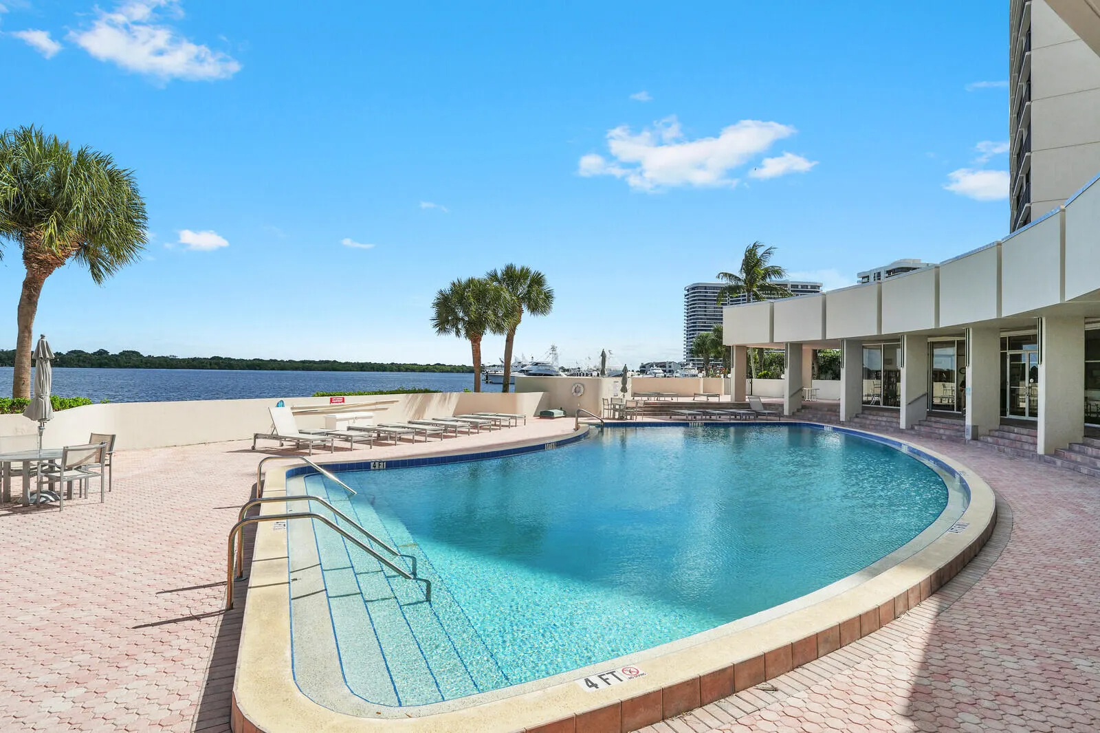 132 LAKESHORE Drive #617