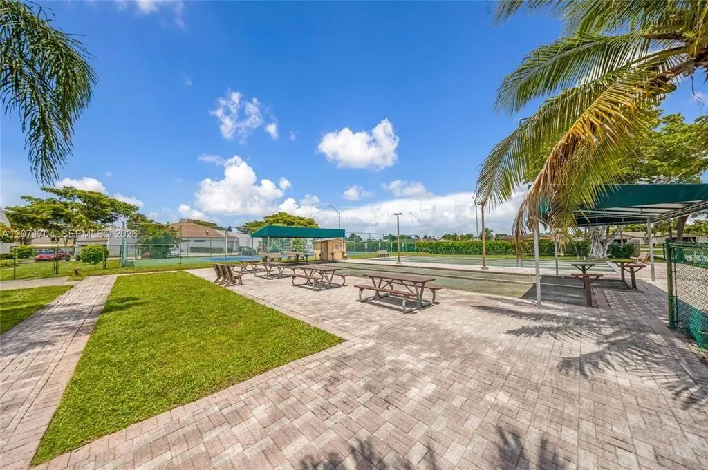 6770 Royal Palm Boulevard #305L