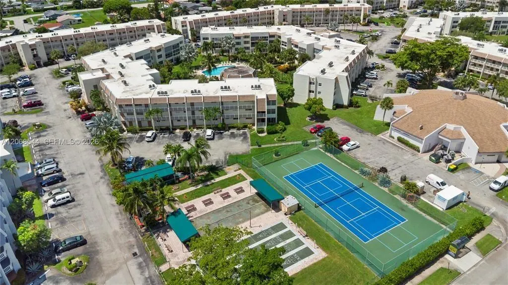 6770 Royal Palm Boulevard #305L