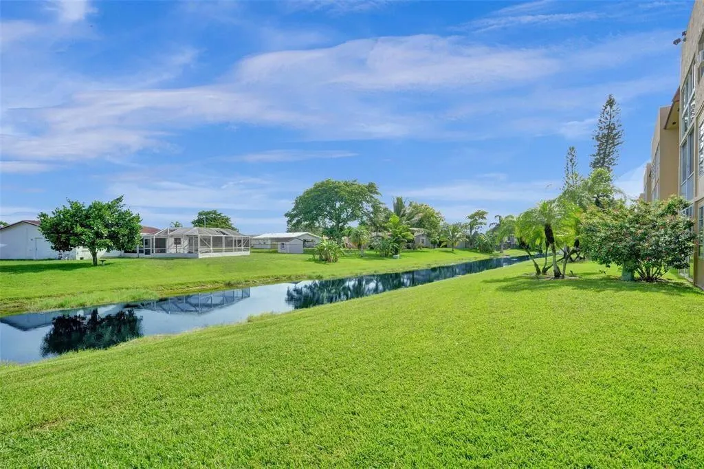 6770 Royal Palm Boulevard #305L