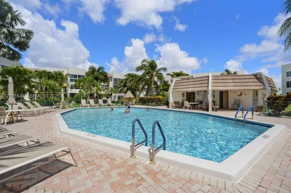 6770 Royal Palm Boulevard #305L
