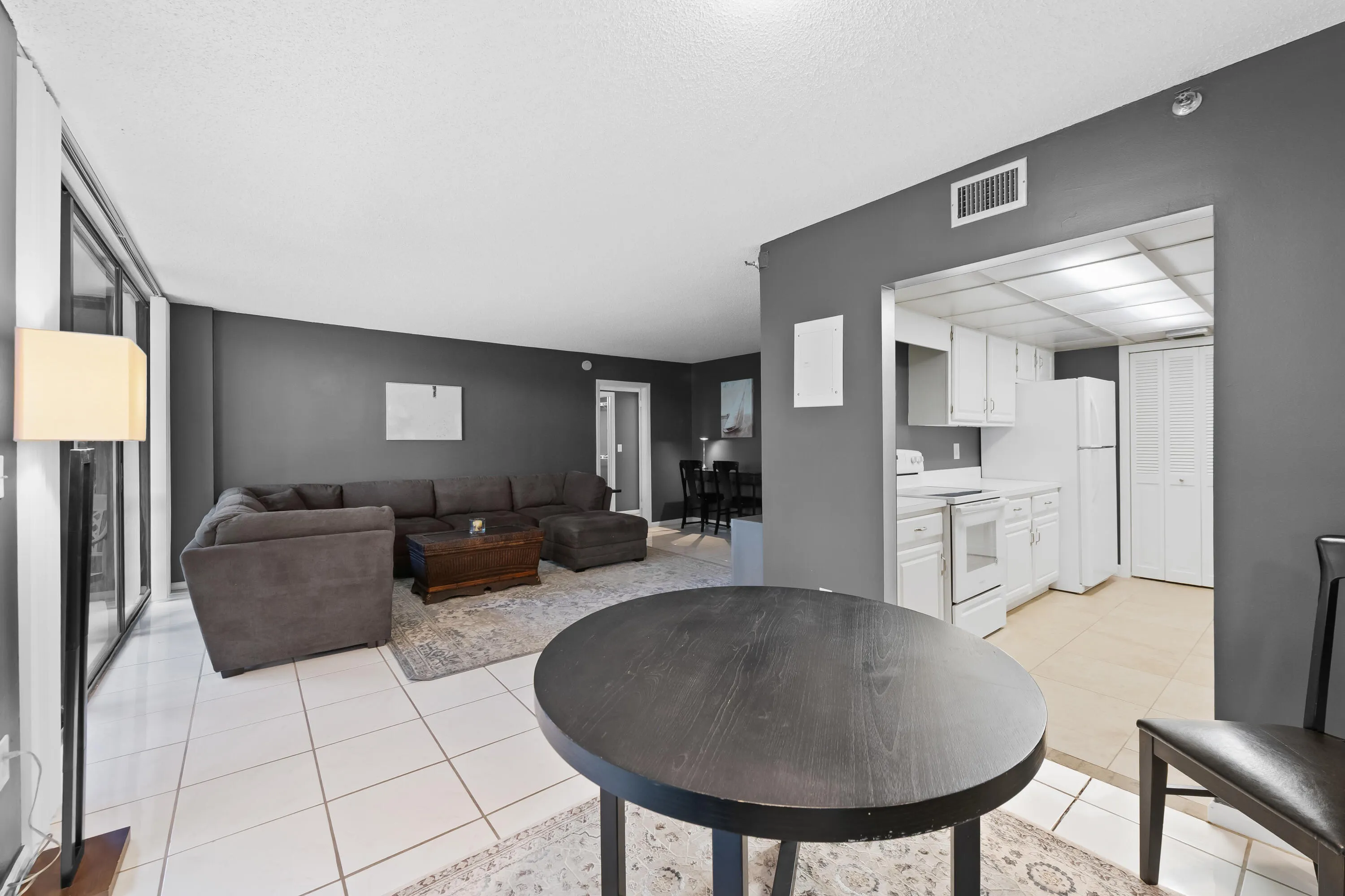 859 Jeffery Street #1090
