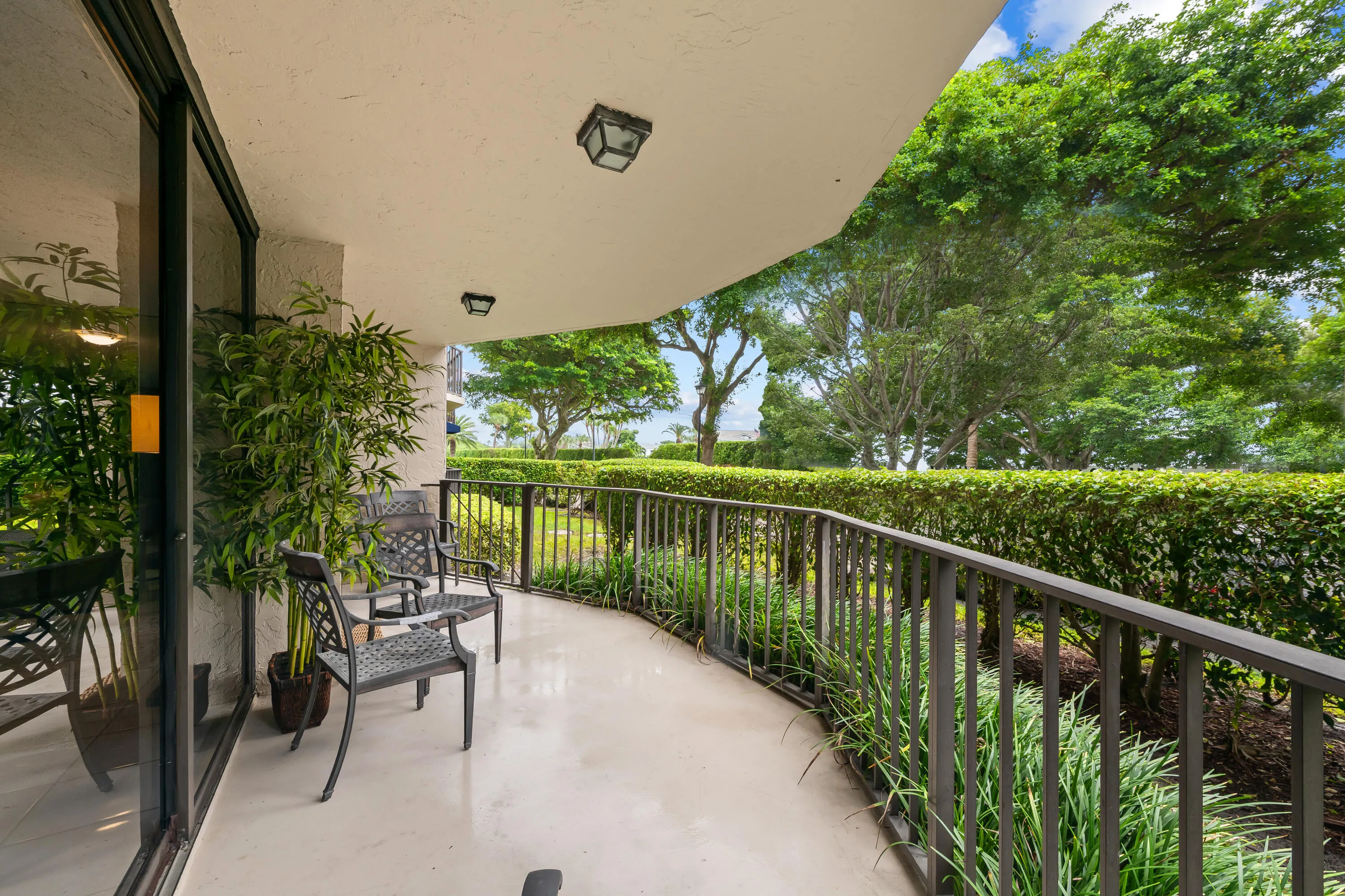 859 Jeffery Street #1090