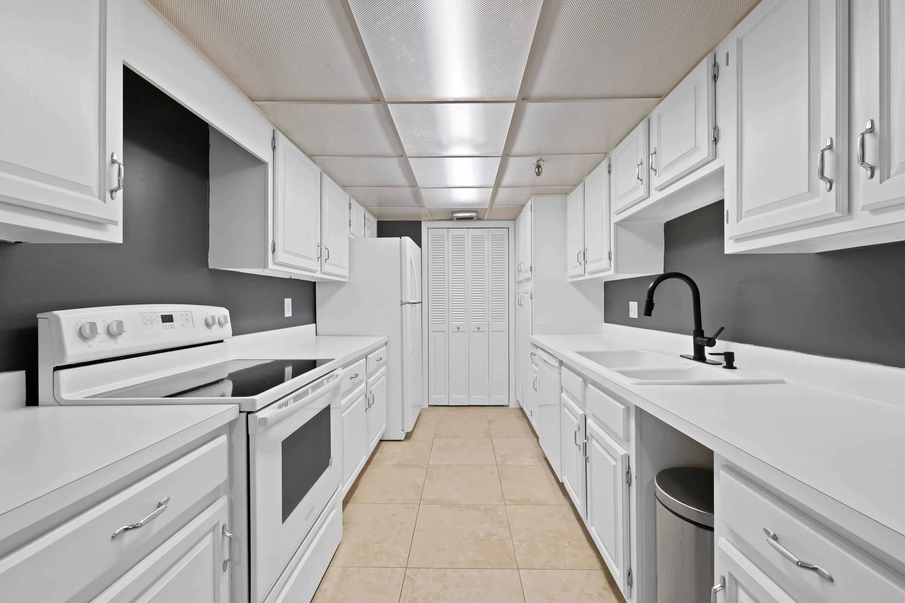 859 Jeffery Street #1090