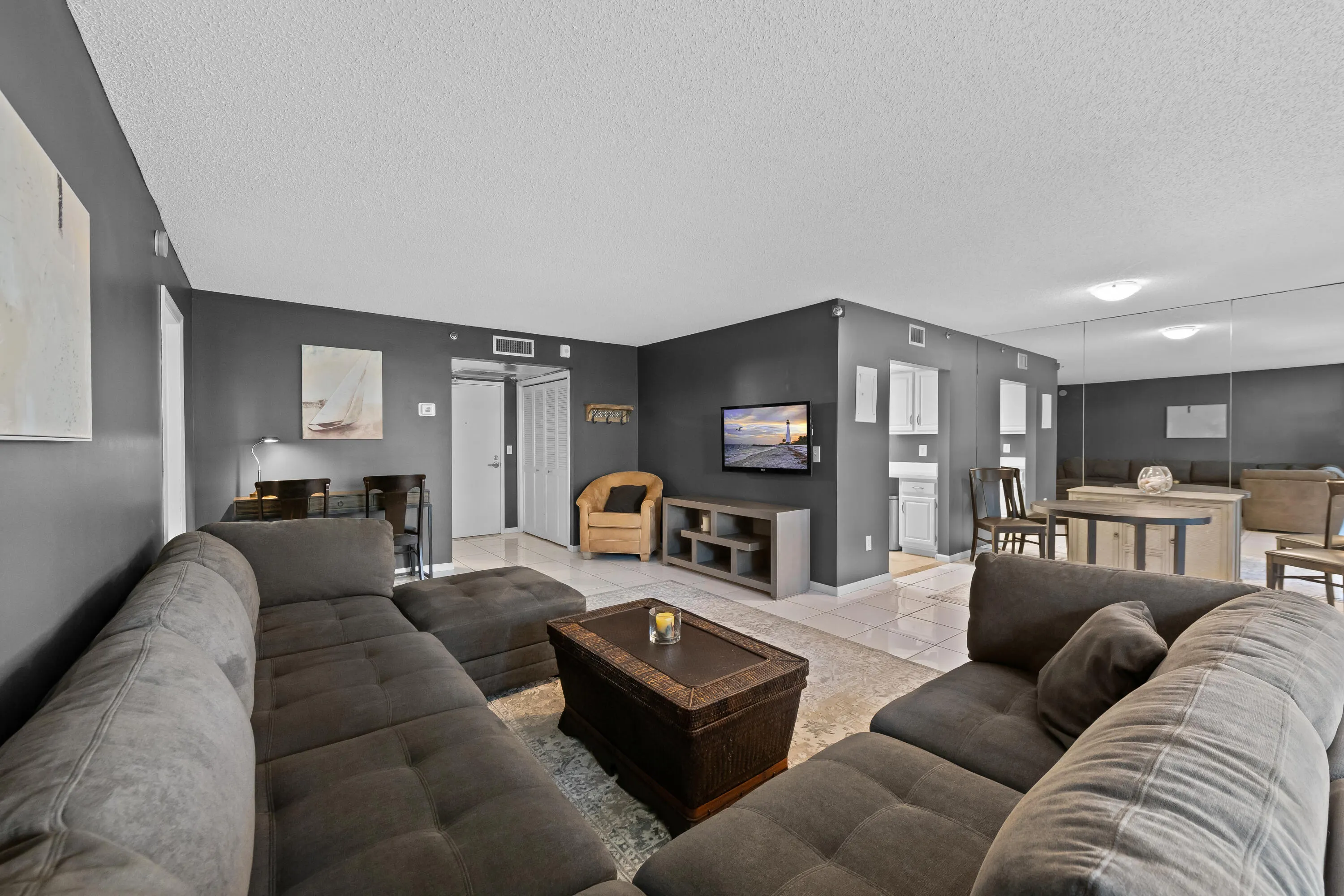859 Jeffery Street #1090