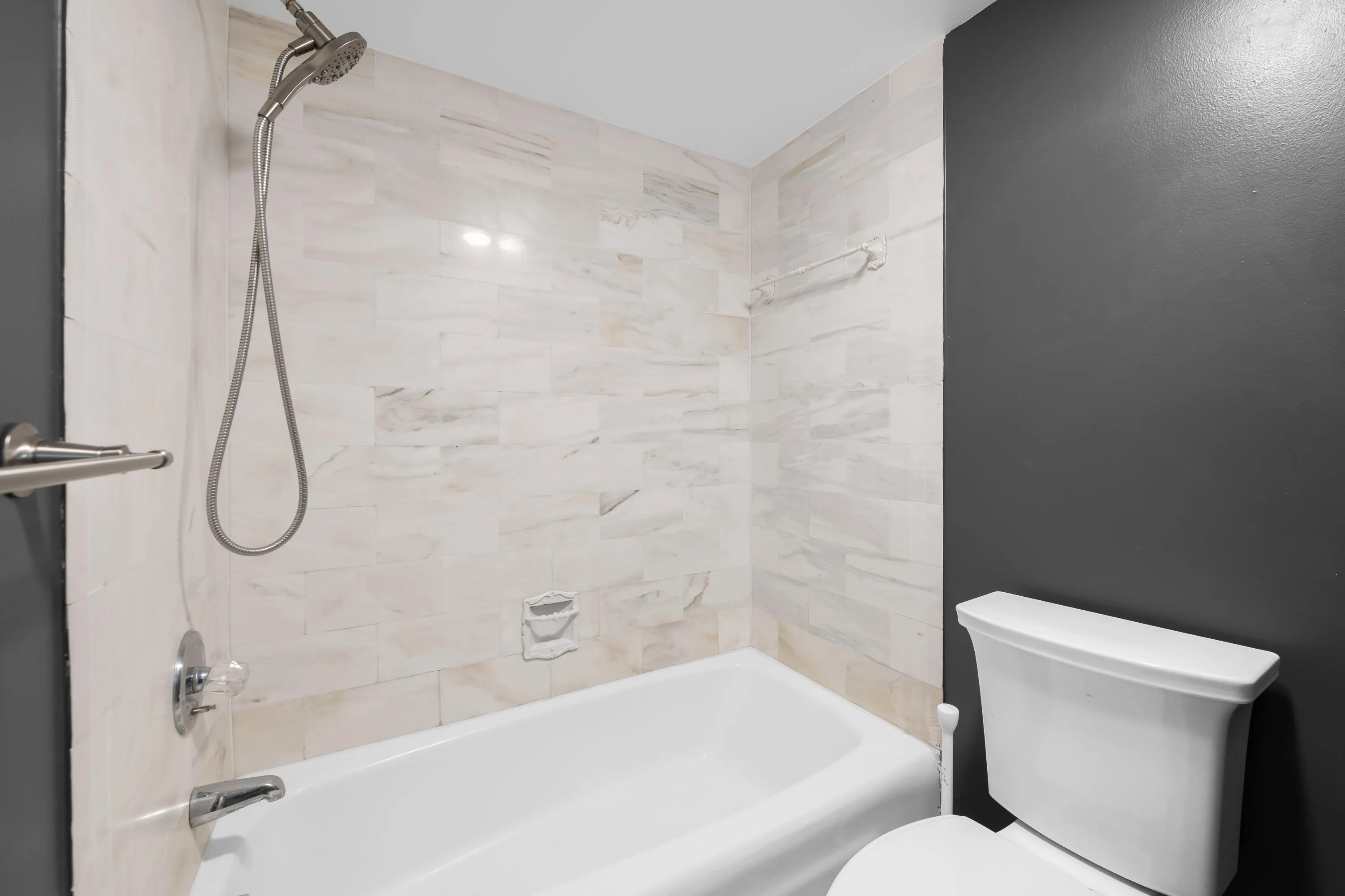859 Jeffery Street #1090