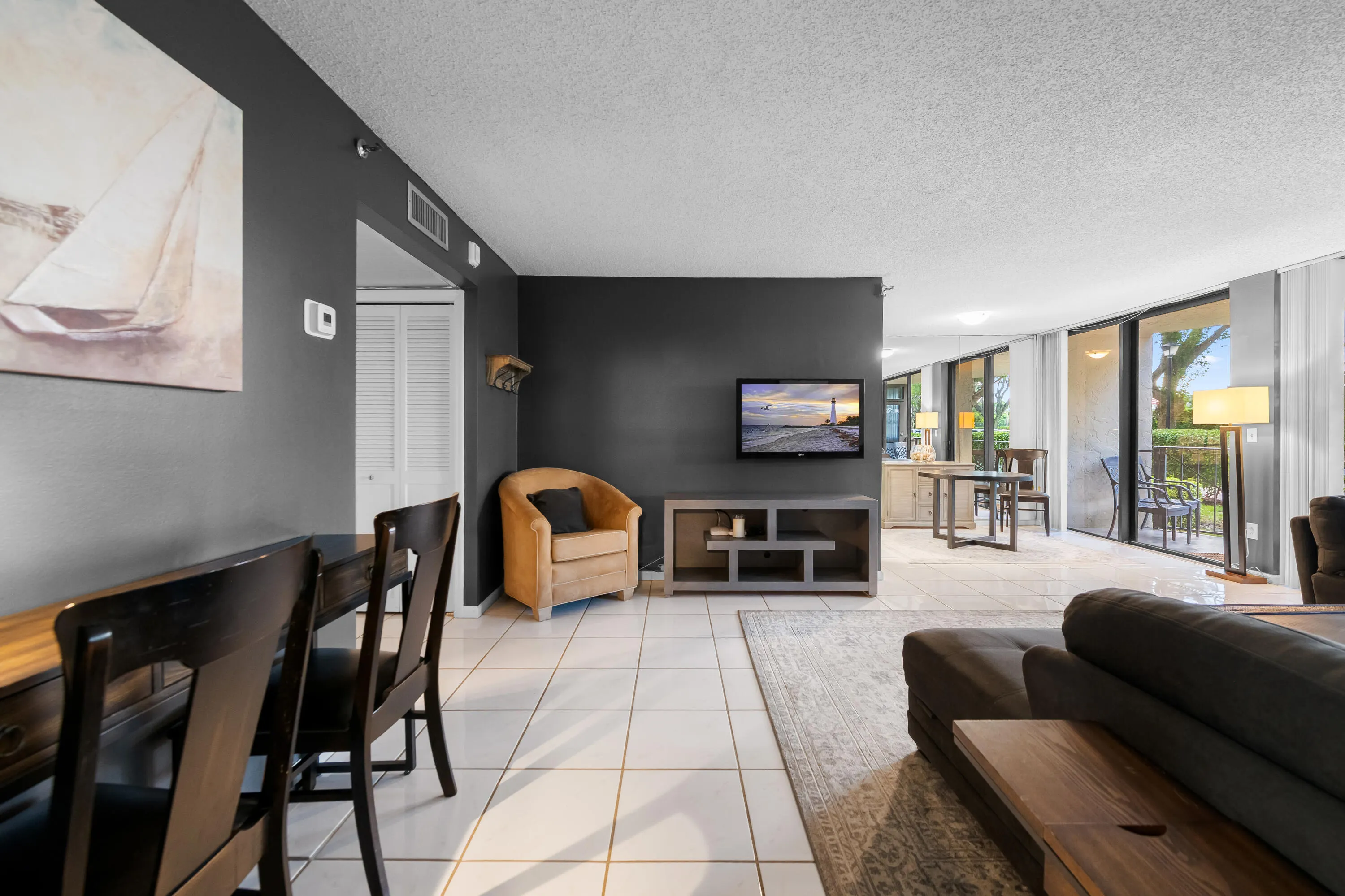 859 Jeffery Street #1090