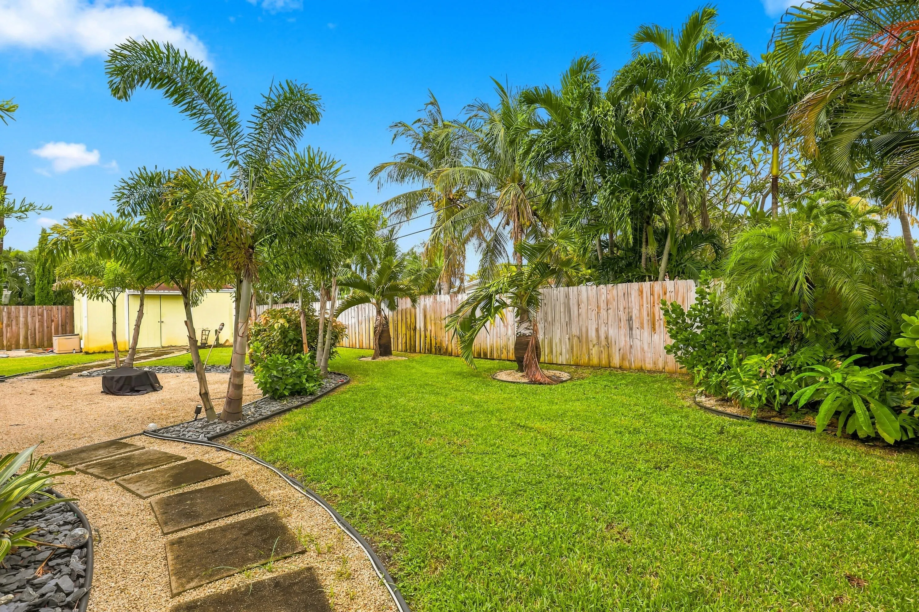 2639 SW 6th Street