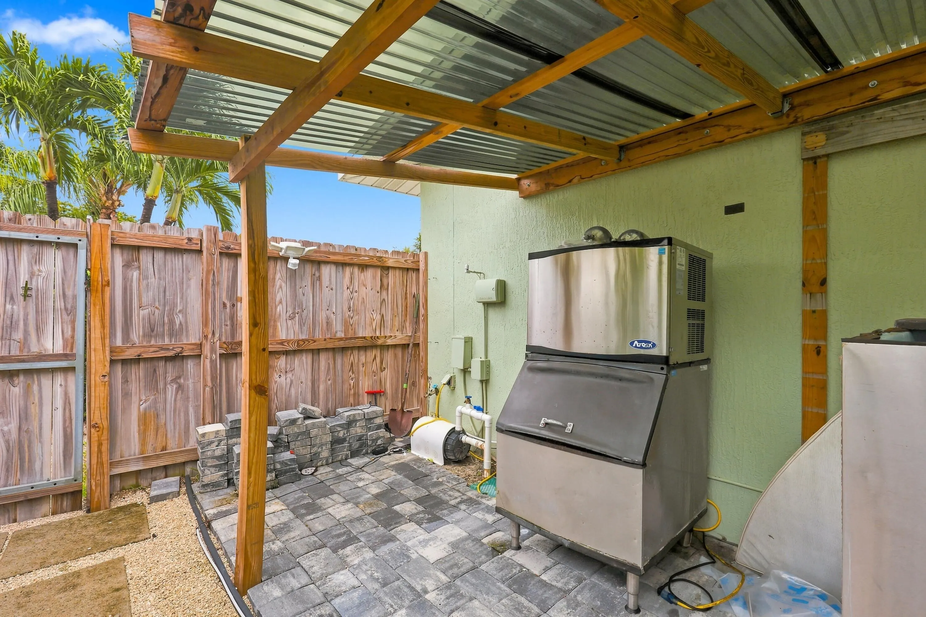 2639 SW 6th Street